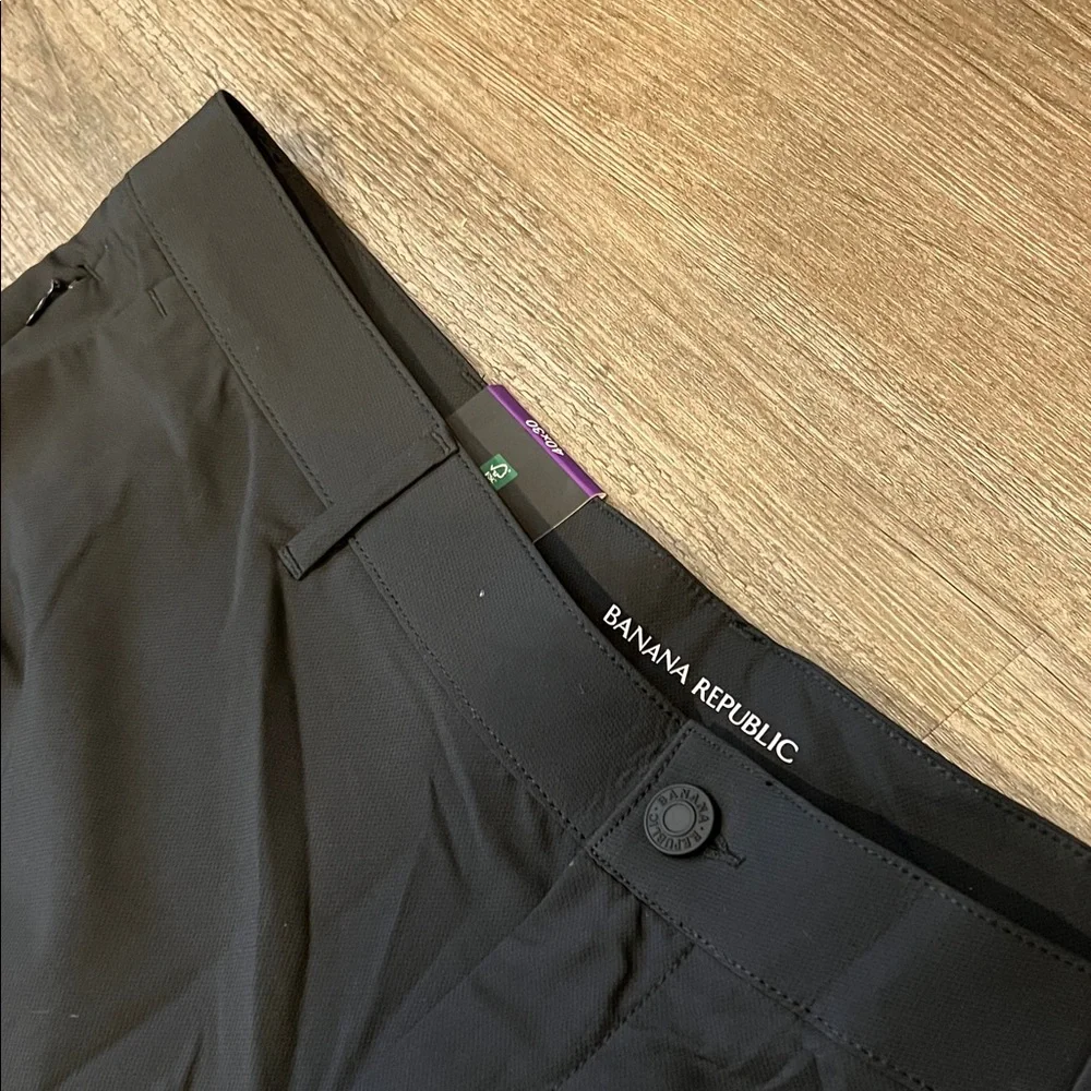 NWT Banana Republic Men's flat front Black Pants 40*30